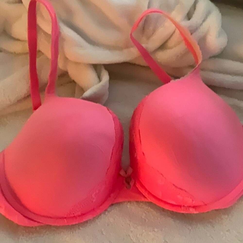 Victoria’s Secret Pink Underwire Bra 38DD – Lightly Worn